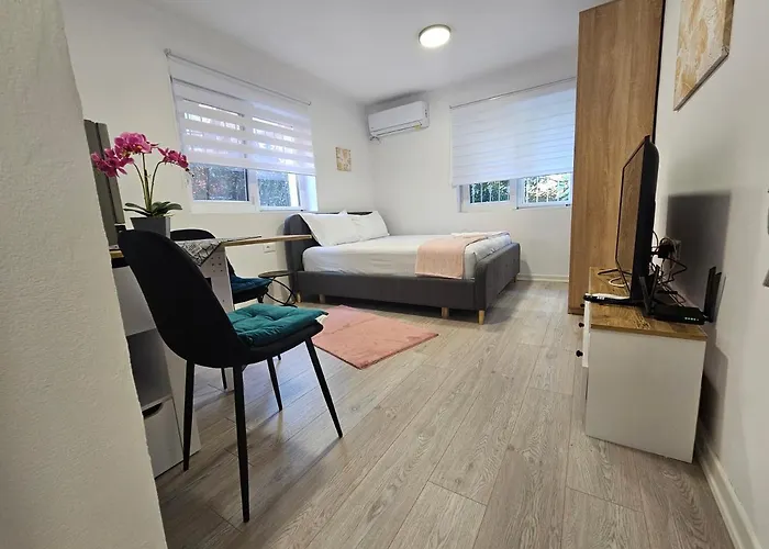 Apartment Tiny Rose *