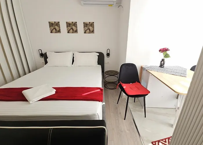 Tiny Rose Apartment *