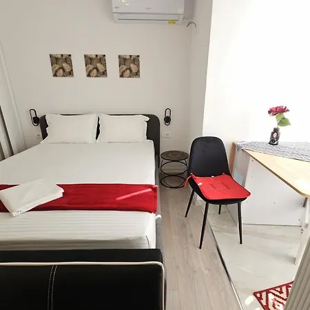 Tiny Rose Apartment *